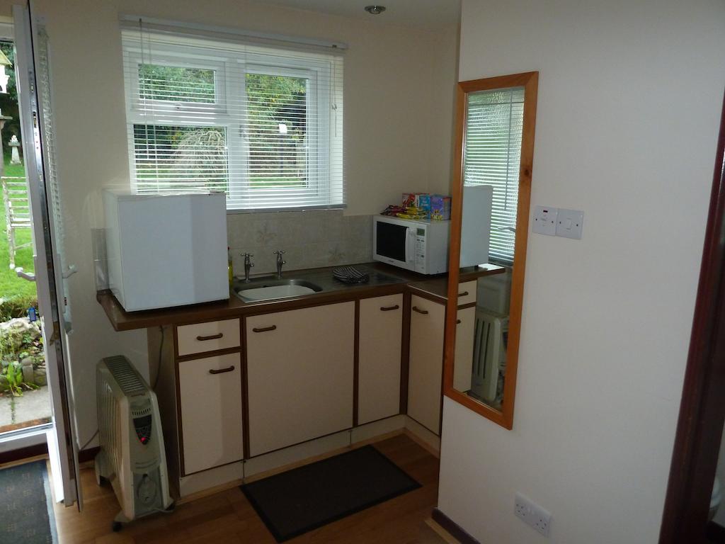 Hillside Self Catering Bed & Breakfast Salisbury Exterior photo
