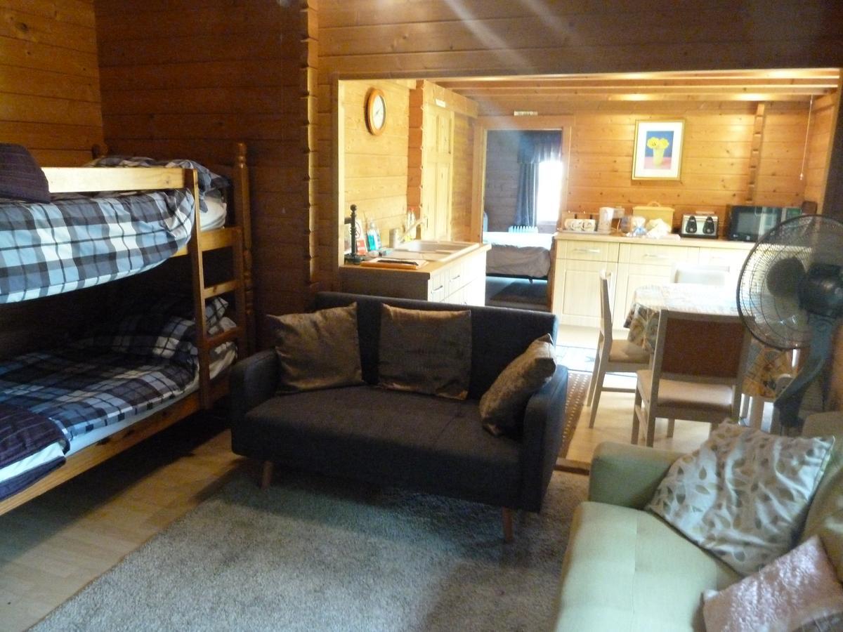 Hillside Self Catering Bed & Breakfast Salisbury Exterior photo