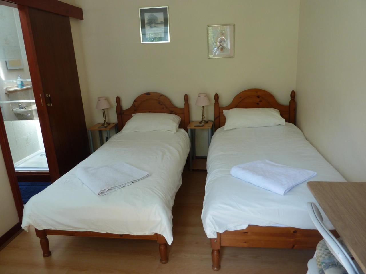 Hillside Self Catering Bed & Breakfast Salisbury Exterior photo