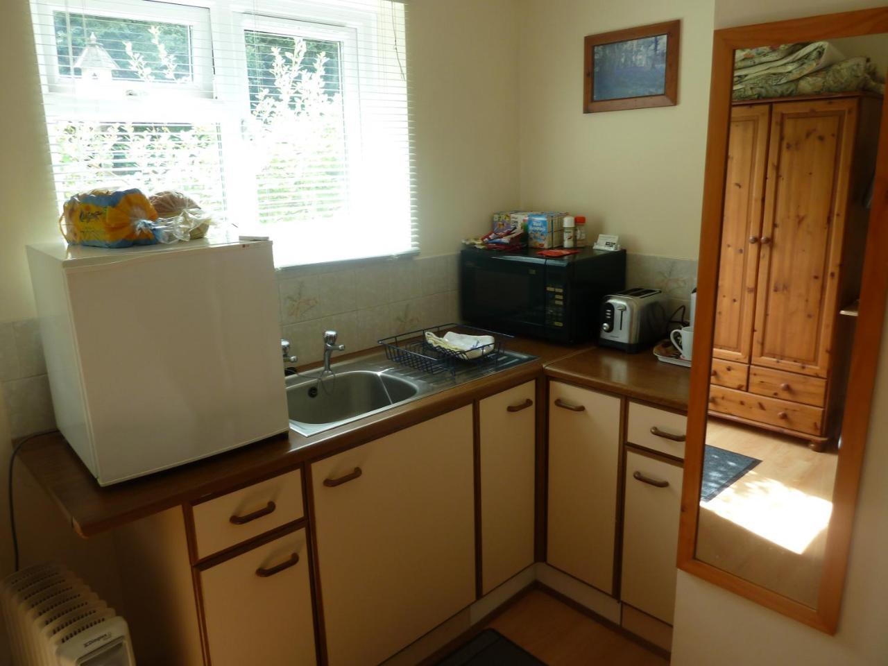 Hillside Self Catering Bed & Breakfast Salisbury Exterior photo